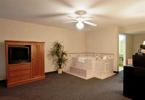 фото отеля Americas Best Value Inn Westmorland