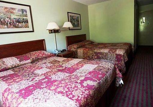 фото отеля Rodeway Inn Lakeville (New York)