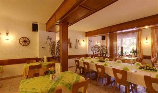 фото отеля Hotel Zur Linde Klotten