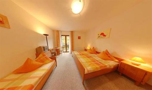 фото отеля Hotel Zur Linde Klotten