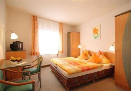 фото отеля Hotel Zur Linde Klotten