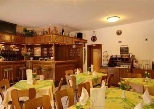 фото отеля Hotel Zur Linde Klotten