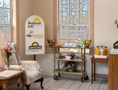 фото отеля Days Inn Cornelia