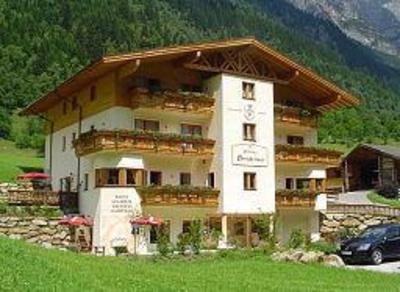 фото отеля Alfaierhof Bergheimat Apartments Gschnitz