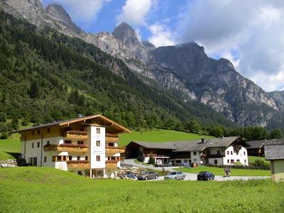 фото отеля Alfaierhof Bergheimat Apartments Gschnitz