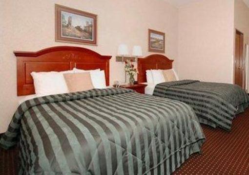 фото отеля Comfort Inn Warrensburg Station