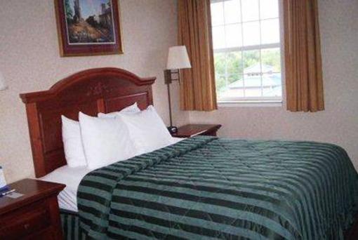 фото отеля Comfort Inn Warrensburg Station