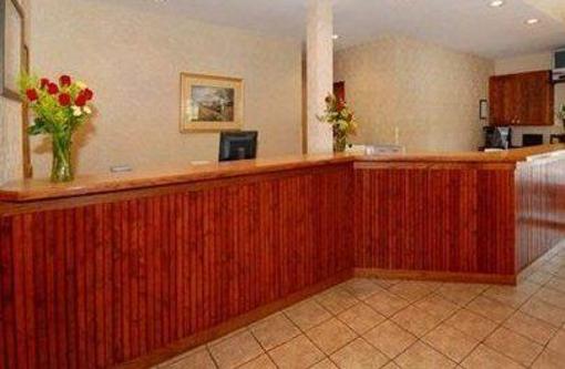 фото отеля Comfort Inn Warrensburg Station
