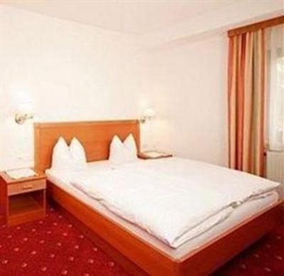 фото отеля Hotel Gasthof Cafe Neuwirt