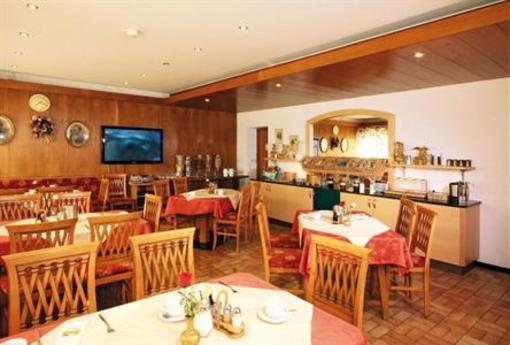 фото отеля Hotel Gasthof Cafe Neuwirt