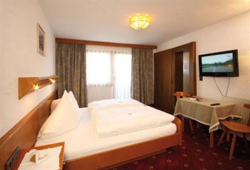 фото отеля Hotel Gasthof Cafe Neuwirt