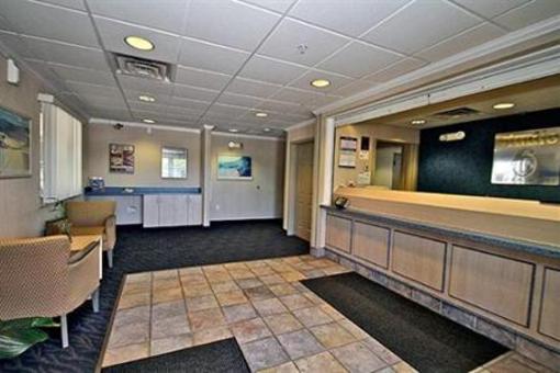 фото отеля Studio 6 Hotel East Brunswick