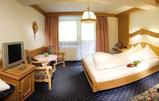 фото отеля Hotel Zillergrund Mayrhofen