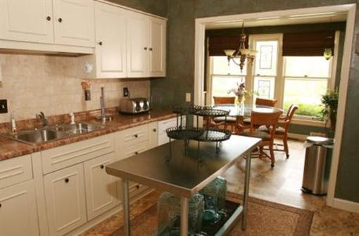фото отеля The Hiding Place Bed and Breakfast