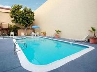 Quality Inn Near Long Beach Airport