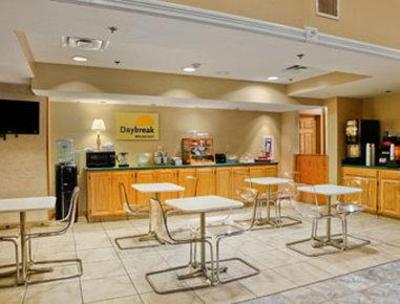 фото отеля Quality Inn & Suites Cincinnati Chase Plaza Drive