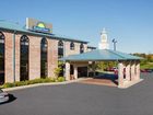 фото отеля Quality Inn & Suites Cincinnati Chase Plaza Drive