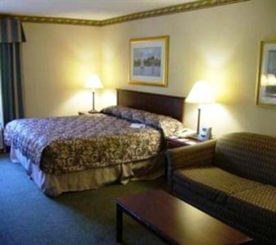 фото отеля Holiday Inn Express Middletown Newport