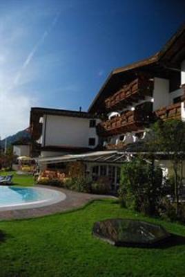 фото отеля Family Wellnesshotel Tirolerhof