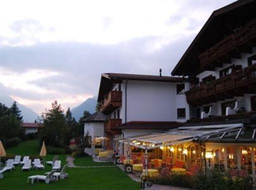 фото отеля Family Wellnesshotel Tirolerhof
