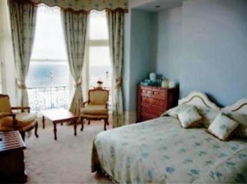фото отеля East Beach Hotel