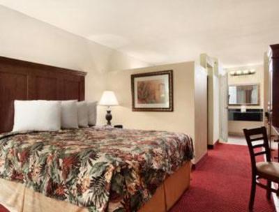 фото отеля Baymont Inn and Suites Celebration