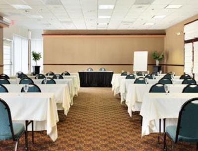 фото отеля Baymont Inn and Suites Celebration