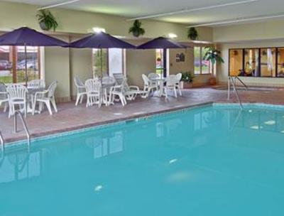 фото отеля Wingate by Wyndham Cincinnati-Blue Ash