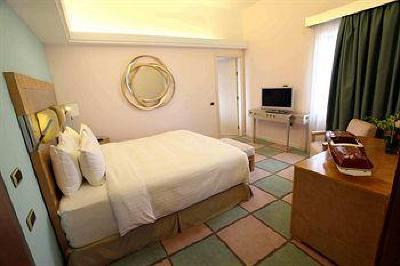 фото отеля Riviera Hotel Beirut