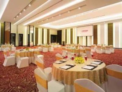 фото отеля The Gateway Hotel EM Bypass