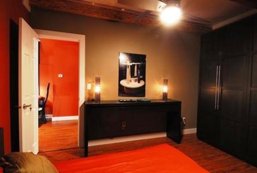 фото отеля Commercial Drive Accommodations