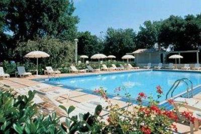 фото отеля La Cremaillere Hotel Greoux les Bains