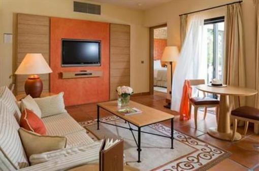 фото отеля Terre Blanche Hotel Spa Golf Resort