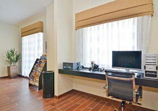 фото отеля Sleep Inn And Suites Haysville