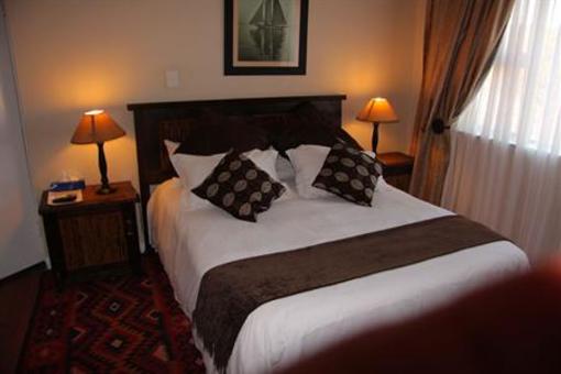 фото отеля Harewood Lodge