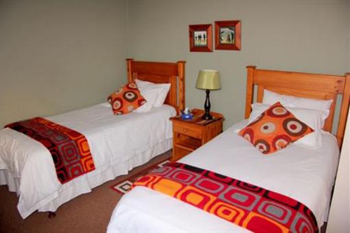 фото отеля Harewood Lodge