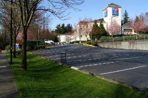 фото отеля Studio 6 Seattle North - Mountlake Terrace