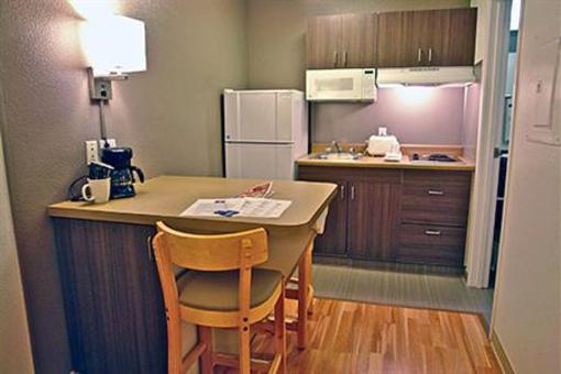 фото отеля Studio 6 Seattle North - Mountlake Terrace