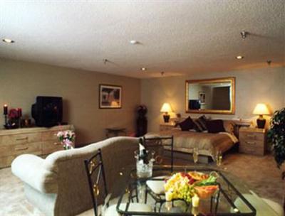 фото отеля Hilltop Inn & Suites North Stonington