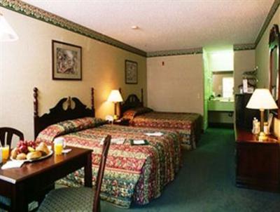 фото отеля Hilltop Inn & Suites North Stonington