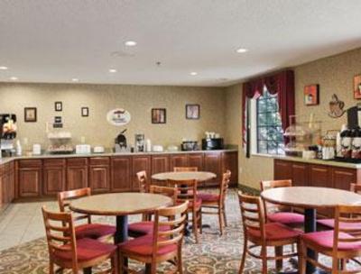 фото отеля Super 8 Motel Marysville Port Huron