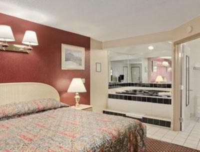 фото отеля Super 8 Motel Marysville Port Huron