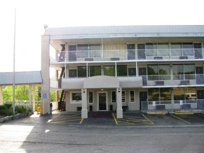 фото отеля Country Hearth Inn Erlanger