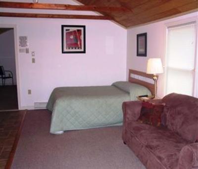 фото отеля Half Moon Motel & Cottages