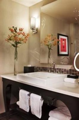 фото отеля theWit, a Doubletree Hotel