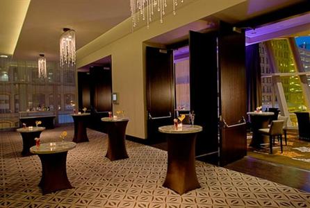 фото отеля theWit, a Doubletree Hotel