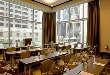 фото отеля theWit, a Doubletree Hotel