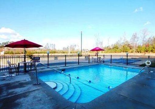 фото отеля Comfort Suites Clayton