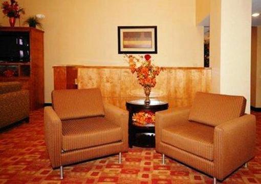фото отеля Comfort Suites Clayton