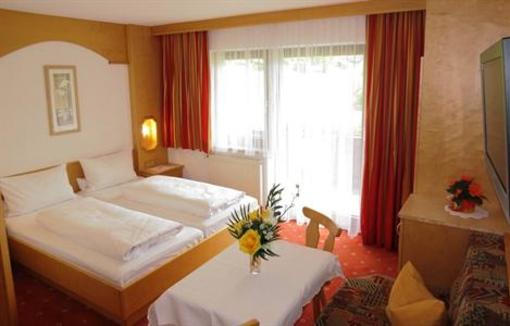 фото отеля Ferienwohnung Zimmer in Oetz Marita Pension Appartements